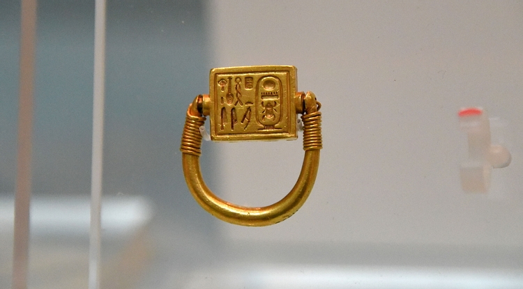 The Ashburnham Ring