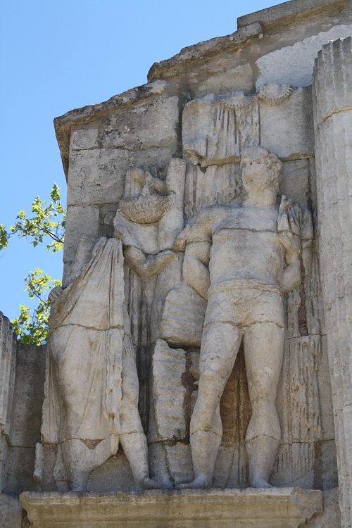 Enslaved Gaul, Arch of Glanum