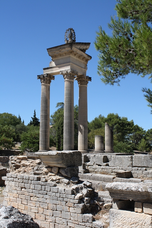Temple of the Imperial Cult, Glanum