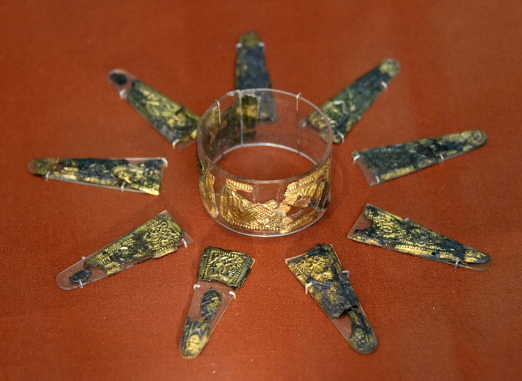 Fragments of a Maple Wood Vessel from Sutton Hoo