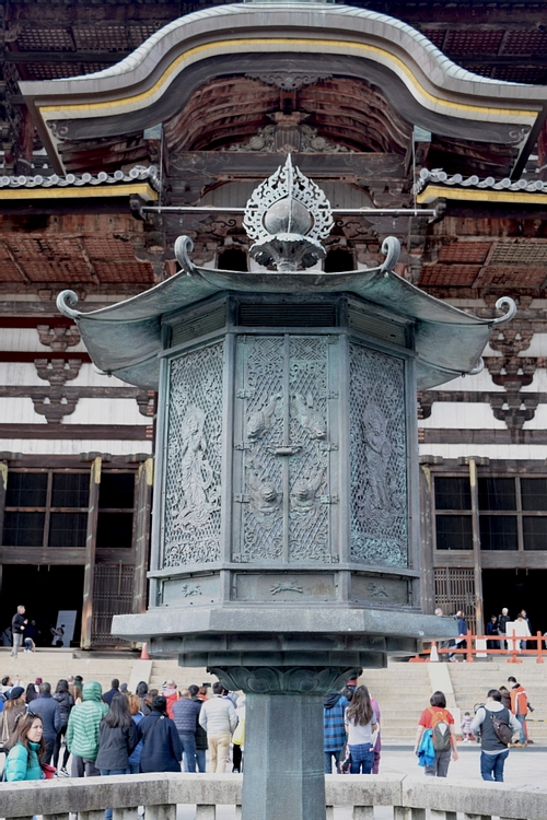 Bronze Lantern, Todaiji