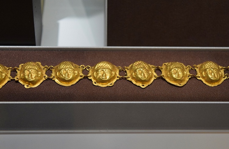 Etruscan Gold Jewelry