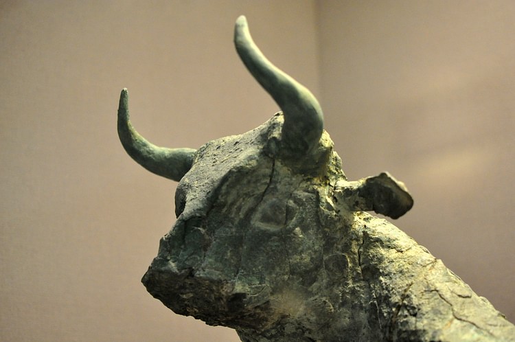 Bull's head from the Temple of Ninhursag