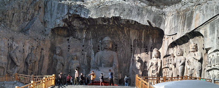 Longmen Grottoes - Fengxiansi Cave