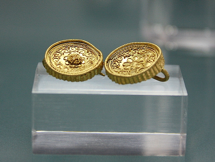 Gold Earrings, Herakleia