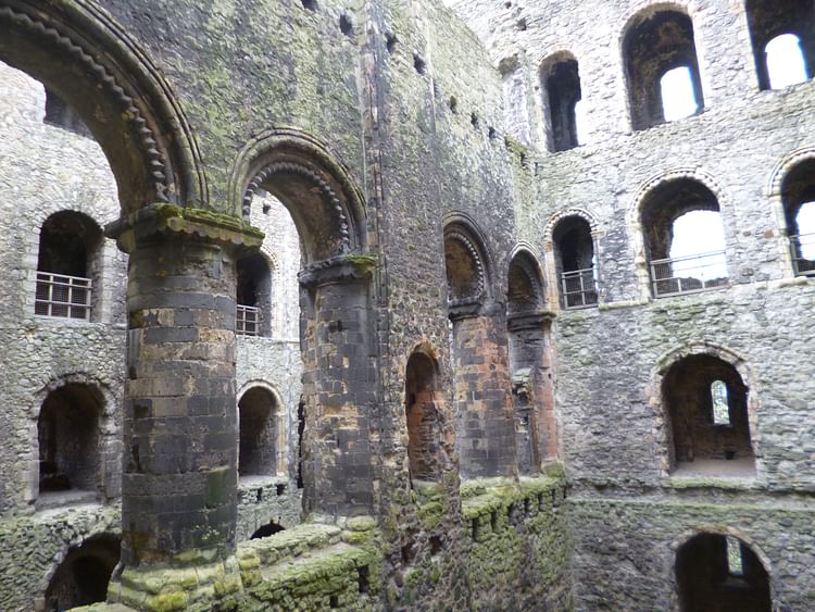 Arcade, Rochester Castle Keep