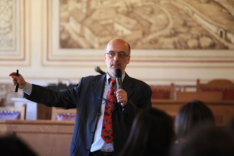 Dr Lorenzo Cantoni