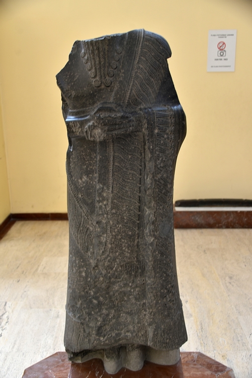Statue of a Governor of Tura-Dagan
