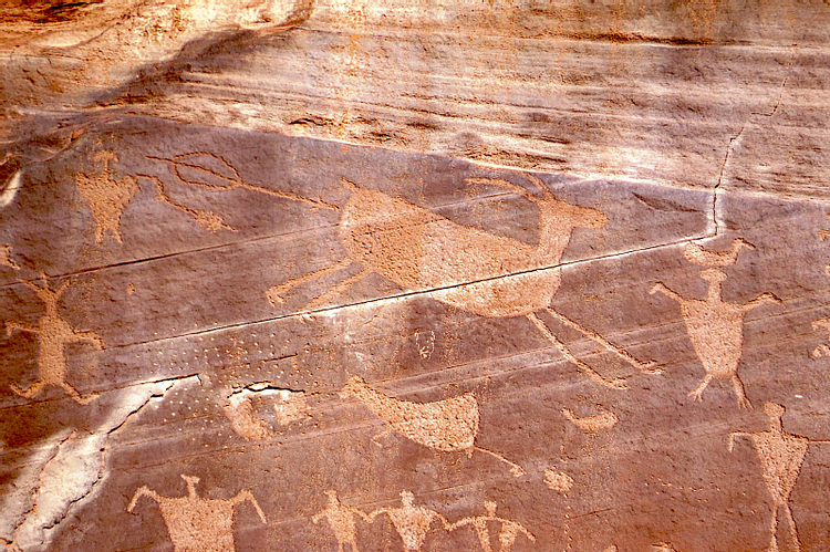 Hunting Petroglyphs, Canyon de Chelly