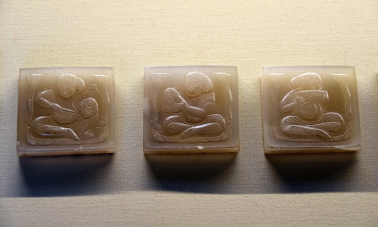 Tang Dynasty Agate Belt Plaques