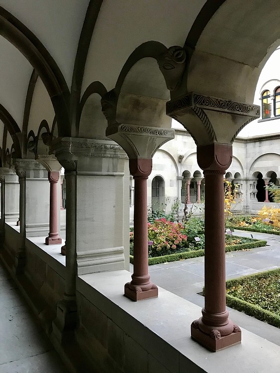 Grossmunster's Cloister