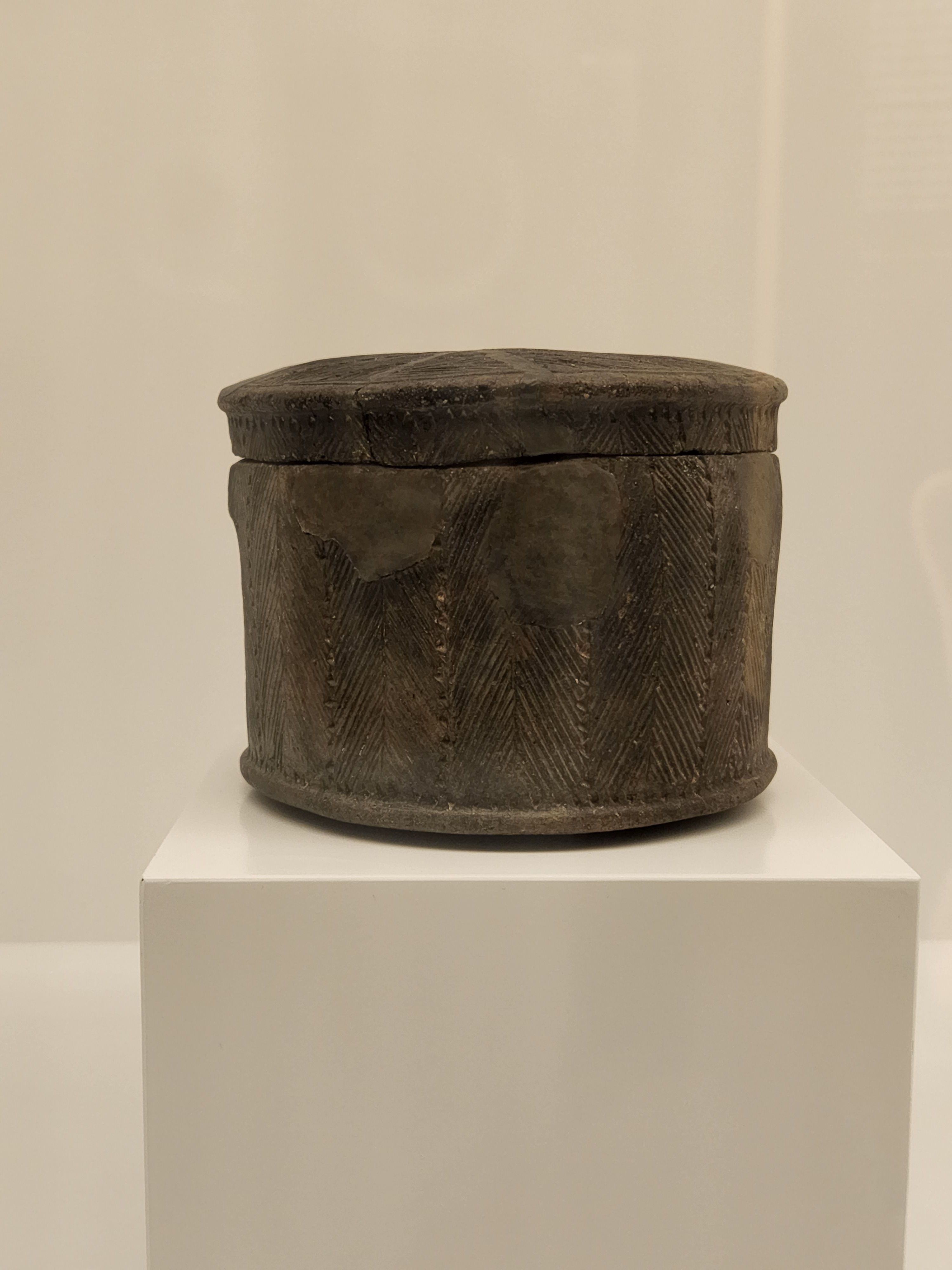 Pyxis Definition Cycladic Cylindrical Pyxis with Lid - World History Encyclopedia