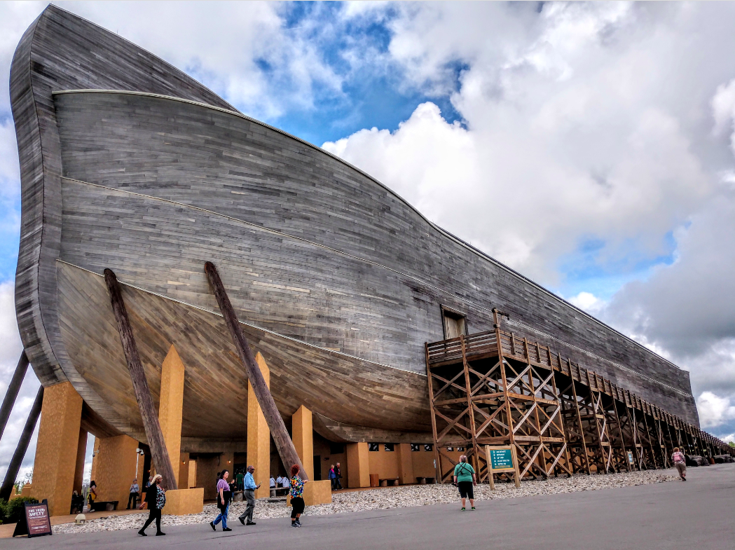 Il construit une Arche de Noé grandeur nature !