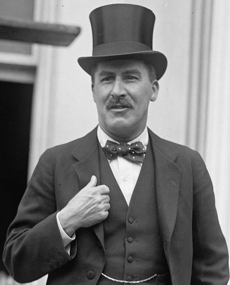 Howe Rd Carter Background Howard Carter (Illustration) - World History Encyclopedia