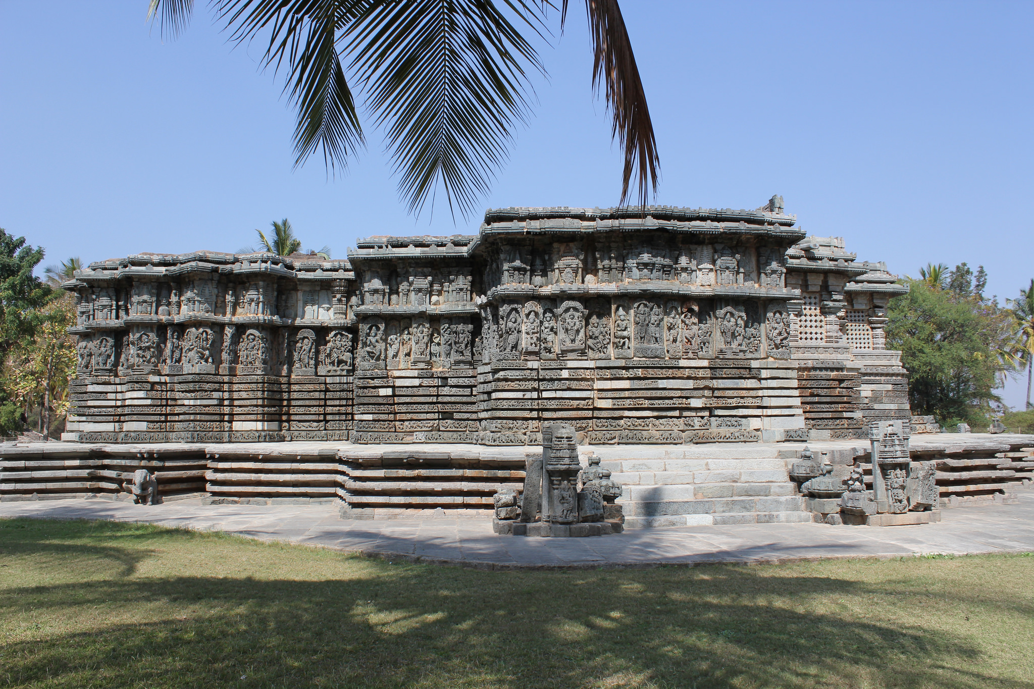 What is the difference between Hoisaleshwar temple, Halebid temple,  Narasimha temple, Chennakeshava temple and Belur temple? Or are those the  same? - Quora