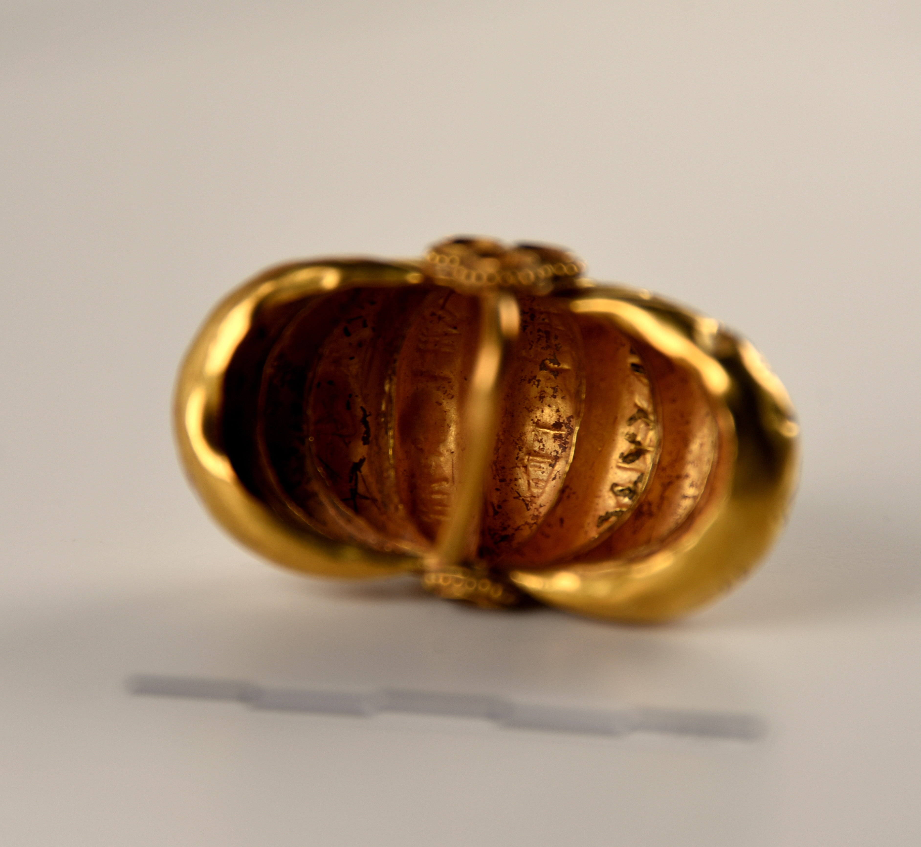 Interior Cuneiform of Gold Earring, Ur III (Illustration) - World ...